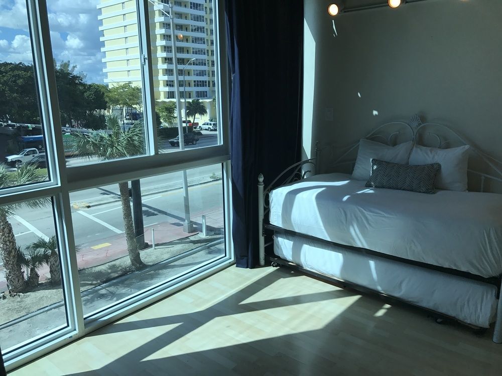 Collins Apartments By Design Suites Miami Beach Exterior photo